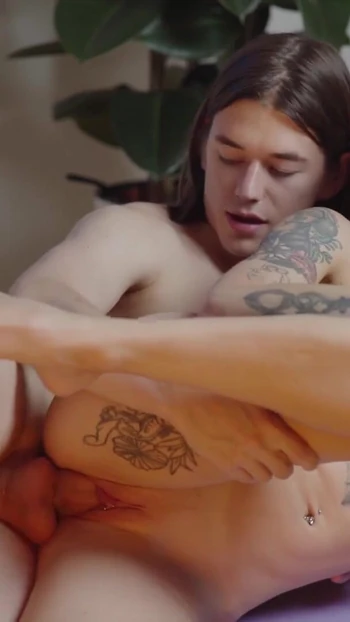 Сногсшибательный момент из "Сессия йоги пошло не по плану"