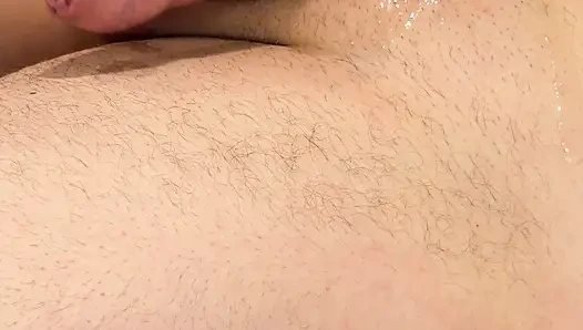 Ayaklarla sağılan horoz