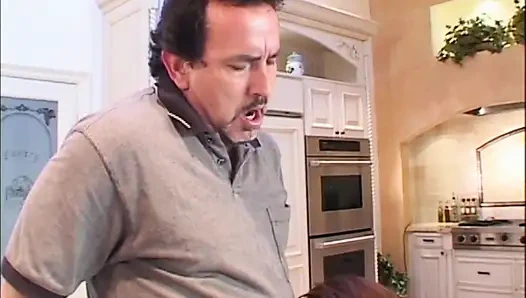 Bu lenfomanyakın bacaklarını kapatmak imkansızdır