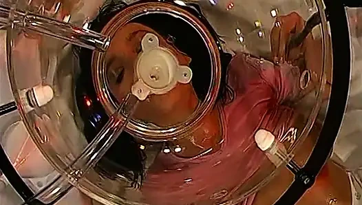 İlk kez işeme ve boşalma bukkake ve vintage klip ggg John Thompson'ı yutuyor