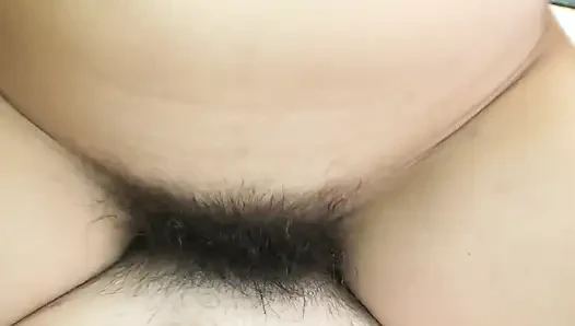 Onu zevk için uyandırıyor