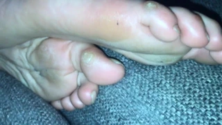 Kokuşmuş tabanları gün ve gün temizle kızım.