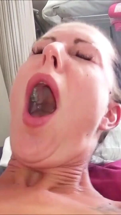Alman milf texas patti kullanıcı seks tarihinde göz yuvarlanan orgazm var | Klip 2