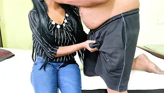 Lecturer enjoyed blowjob and pussy fucking by college girl