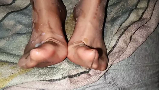 komşum için naylon footjob, karamel naylon çorap