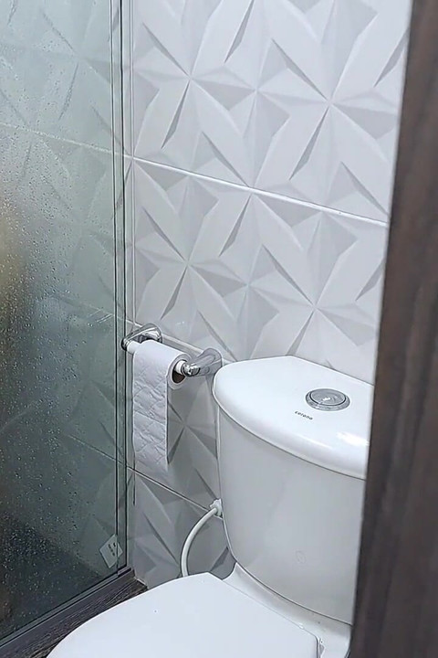 Üvey Annem Banyoda Mastürbasyon Yapıyor