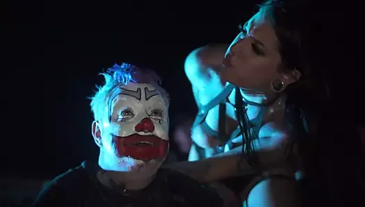 Flipflop palyaço metresi bayan luna hakim oluyor!