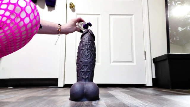 Sürtük anneler wildolo dildo yıkımı: pembe fileler, açgözlü orta yaşlı seksi kadın deliği geniş çok açı (kısa versiyon)