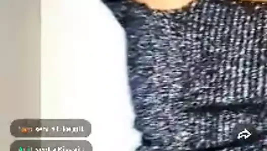 Hintli kamera kızı