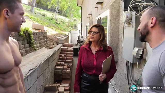 Brenda ikinci sahnesinde iki yarağı birden alıyor!