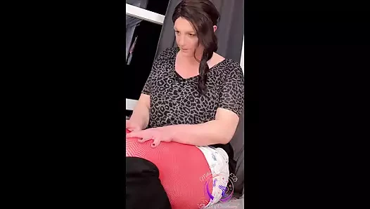 Büyük oyuncaklar ve seksi bacaklardan travesti hikayeleri