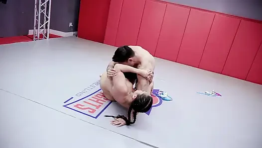 Jazmine Cruz vs Arin Jones