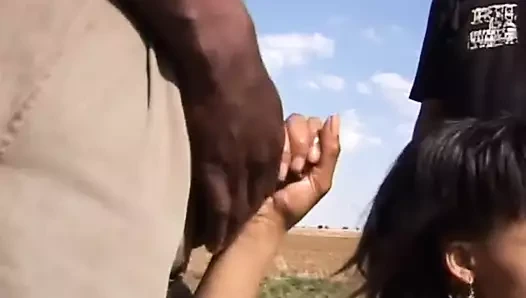 Afrika seks köle grup seks açık havada