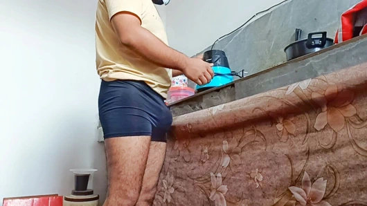 Heteroseksüel arkadaş ilk kez iç çamaşırlı büyük canavar yarakla