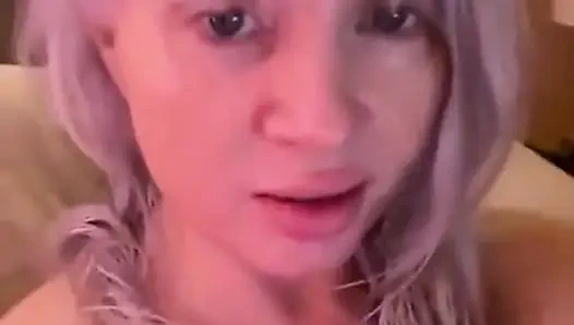 Oyuncağıma karşı üvey anne sen ile mastürbasyon yapıyorsun. Kim en uzun süre dayanabilir?