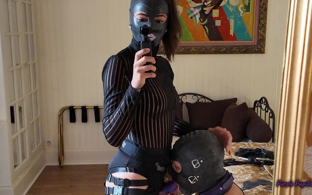 Sadece ev kölemi eğitmeyi, kullanmayı ve sikmeyi seviyorum