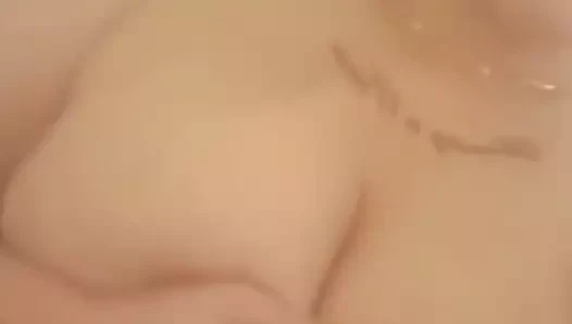 Bu göğüsleri seviyorum