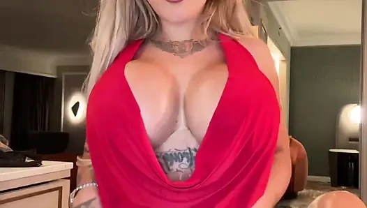 Kitana seksi kırmızı elbise solo mastürbasyon