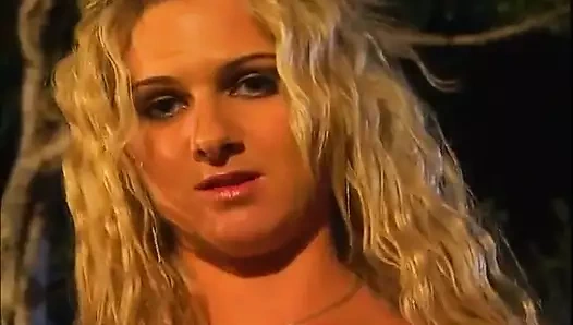 Ashley Long götünde seksi seviyor. Ashley Long, John West - sapık orta yaşlı seksi kadınlar