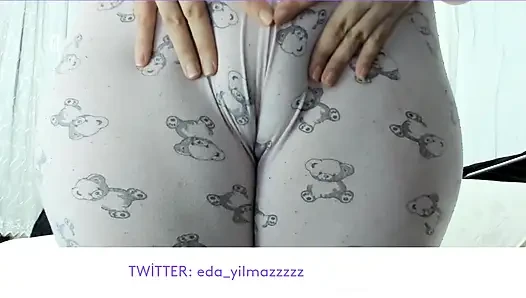 CAMELTOE- MASTURBATE WITH PAJAMAS- RUBBING PUSSY WITH PAJAMAS