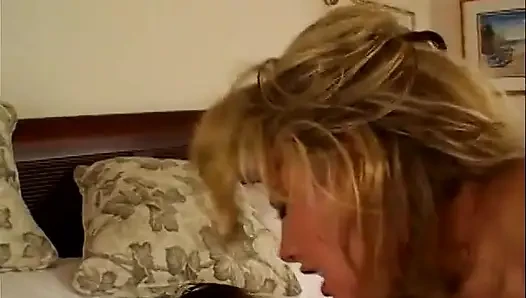 Ateşli sapık kaltak amını yarakla siktiriyor