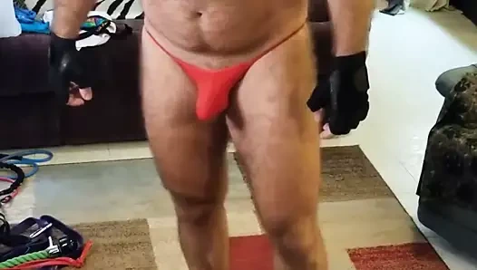 Minik pozlarda bodrum antrenmanı