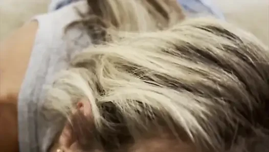 Orta yaşlı seksi kadın dianne ateşli oral