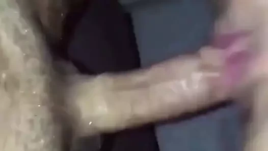 Grosse cochonne bien mouiller