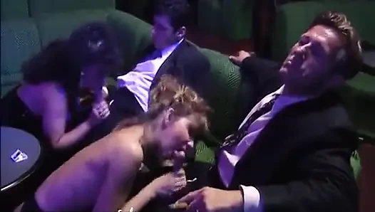 Eş değiştirme kulübünde akşamın sonu