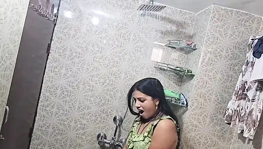 Pakistanlı Hindu desi yerel köylü genç kız açık havada xxx video, Hintli güzel köylü kızı açık havada seks videosu