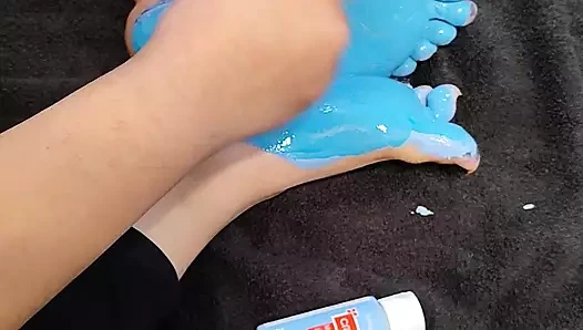 Ayaklarımı kendi kendime gıdıklıyor işkence