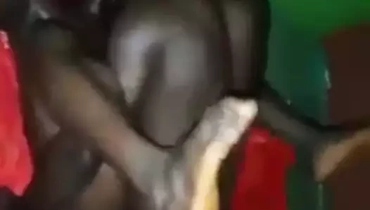 Nijeryalı alt becerdin