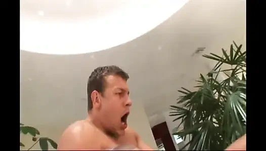 Şişman götlü zenci çifte sikiliyor