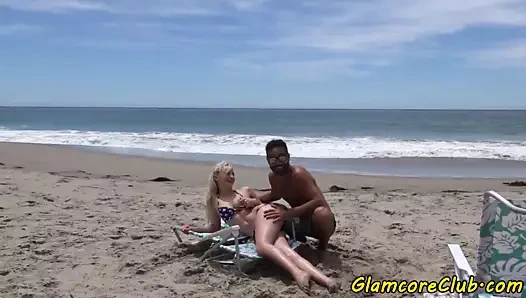 Porno yıldızı bebek emme horoz ve gets becerdin