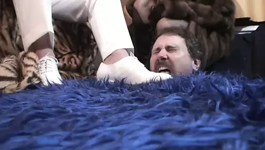 Aldatılan eğlence evi