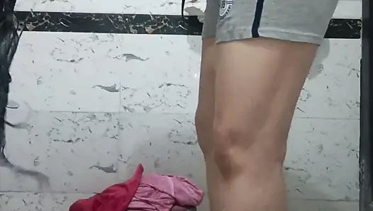 Priya bhabi banyoda tam açık vücut ateşli egzersizi