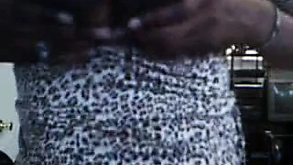 Dik siyah milf istiyor sen için boşalmak için ona