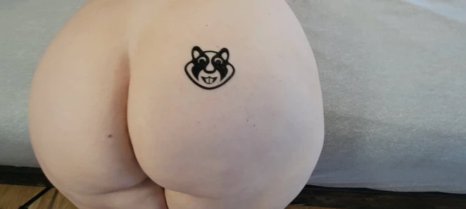 Tatlı götlü kalın hatun sikişiyor