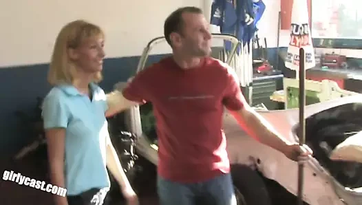 Jung stajyer sert becerdin içinde the atölye