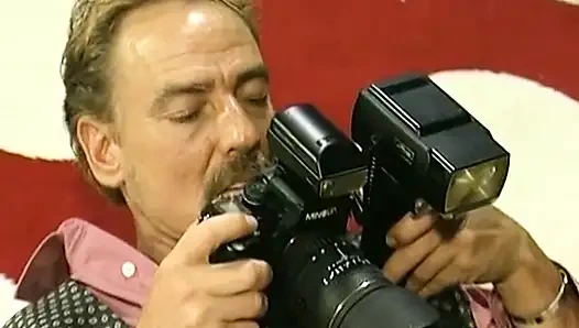 Mükemmel Alman hatun yarağa biniyor ve yalıyor