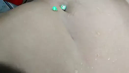 Marido filmando a esposa chupando a amiga