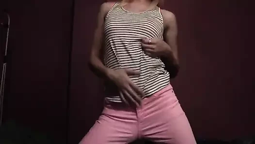 Kızıl saçlı minyon masum seksi sıska genç kız küçük memeli erotik çıplak