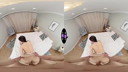 Tatlı kız seks zarlarını kaybediyor ve hepsini bir şampiyon gibi alıyor - teenmegaworld