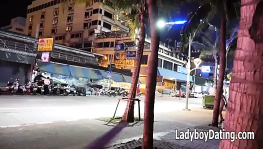 04 pattaya plaj yolu ladyboy