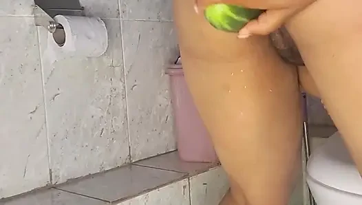 Zenci kadın mükemmel amına mastürbasyon yapıyor