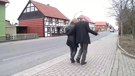 Olgun kaltağın daha fazla sekse ihtiyacı var (muschi filmleri - orijinal)