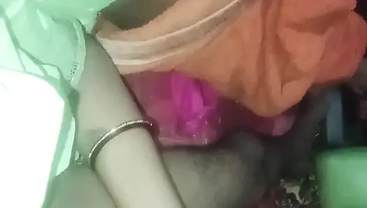 Desi bhabhi ka MMS video viral