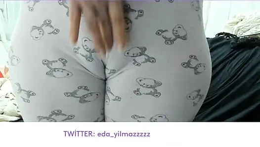CAMELTOE- PİJAMAYLA MASTURBASYON- KABARMIŞ AM- ŞİŞMİŞ AM- TURK PORNO