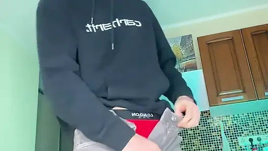 Bu genç öğrencinin bolca döl atını izle