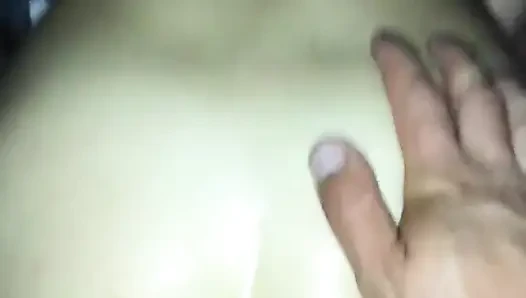 Koca işteyken kardeş her iki delikte köpek gibi sevişiyor